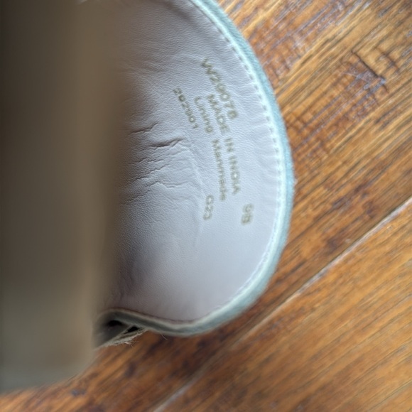 Cole Haan Women’s Stassi Suede Chain Loafers, size 9 - Picture 9 of 9